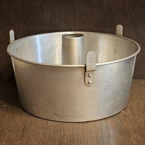 Vintage COMET Aluminum Angel Food Cake Pan Made in USA
